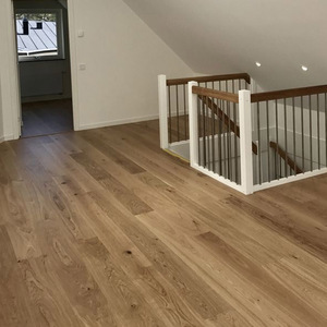Parquet en chêne stratifié victorien RoHS, multi-couches, à biseau pressé, qualité ABC, antimicrobien, T&G 15mm, pour installations de loisirs - Product Image 1