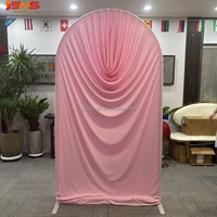 Nouvelle Tendance Décoration de Fête d'Anniversaire Rideau en Soie Lisse avec Arche Métallique pour Fond de Scène de Mariage Couleur et Taille Personnalisables