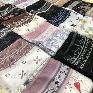 Foulard en coton japonais Voile Bawal Ethnique Bandanas Premium Customamed 10pcs Imprimé Sarongs Hiijab Tudung Coton Premium - Product Image 6