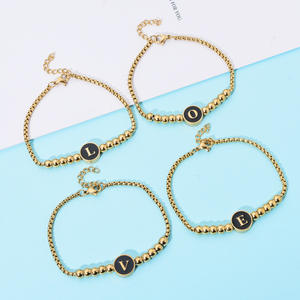 Nouveau bricolage à la mode personnalisé 18k plaqué or en acier inoxydable perle lettre initiale bracelets pour amoureux Couple cadeaux - Product Image 6