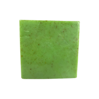 Crème exfoliante corporelle solide au parfum naturel de citron, enrichie en vitamine E, beurre de karité, huile d'olive et thé vert, exfolie en douceur, lisse et illumine la peau