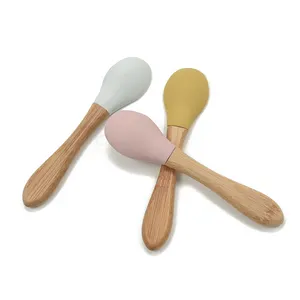 Logo personalizzato nuovo commestibile naturale bambino Silicone cucchiaio di bambù bambini alimentazione cucchiaio forchetta Bpa Set da tavola Set regalo all'ingrosso