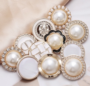 High Designer Clothing <strong>Buttons</strong> Gold Pearl Shank Rhinestone Decorations Plastic Sewing Dress <strong>Buttons</strong> Rhinestone Decoration - Product Image 2