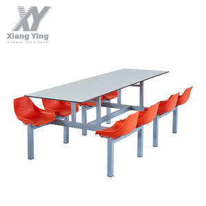 Ensemble table et chaises intégrées pour cantine scolaire Lin Ying, en plastique et acier, configuration quatre personnes pour étudiants et personnel - Product Image 1