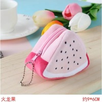 Porte-clés boussole créatif en peluche 3D en forme de triangle de fruit, cadeau de festival pour enfants, breloque de portefeuille douce, ornement à suspendre pour sac à dos