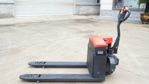 Chariot élévateur électrique 3 tonnes, batterie plomb-acide 48V20AH, propulsion arrière, pneus pleins, utilisation en intérieur, usine de fabrication - Product Image 4