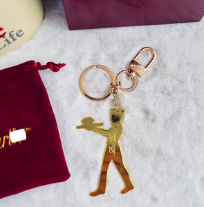 Llavero de metal con forma humana, colgante esmaltado, adorno artesanal, kit de regalo completo para regalar en días festivos o cumpleaños - Product Image 4