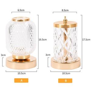 Lampe de table moderne en cristal avec base en bois, commande tactile, intensité réglable, alimentée par batterie, lumière LED blanc chaud pour chambre à coucher - Product Image 1