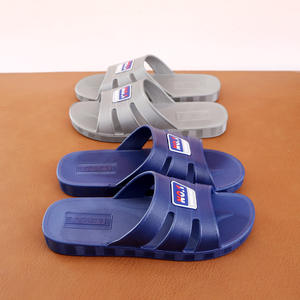 Chaussons d'hôtel pour hommes - Été, semelle souple, antidérapants, résistants à l'usure, légers, couleur unie, chaussures de bain à enfiler - Product Image 2