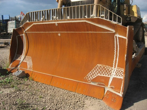 Bulldozer sur chenilles D9N d'occasion, moment de charge élevé 40000 kg, capacité de nivellement 8,6 m - Product Image 4