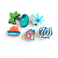 Accessoires souples en PVC populaires pour la personnalisation, breloques d'extérieur, clips pour lacets, mini-animaux, fusées, planètes, espace, boucles de chaussures en caoutchouc