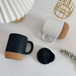 Tasses à café en céramique avec fonds et couvercles en liège, pour les fêtes, capacité de 401 à 500 ml, compatibles micro-ondes et lave-vaisselle - Product Image 4