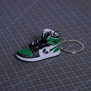 2025 New Mini Bóng Rổ Giày 3D Sneaker Keychain Bán Buôn PVC Cao Su Từ Nhà Máy Giá Phổ Biến Cao Su Móc Chìa Khóa - Product Image 3