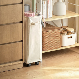 Cesto <span class=keywords><strong>Portabiancheria</strong></span> Alto e Stretto da 70L, 27.5 Pollici, Beige, con Ruote, Pieghevole e <span class=keywords><strong>Salvaspazio</strong></span> - Product Image 2