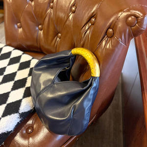 Sac à main de luxe en cuir PU souple avec poignée épaisse dorée métallique, sacs à main ouverts en V pour femmes, sac à bandoulière haut de gamme, pochette nuage - Product Image 4