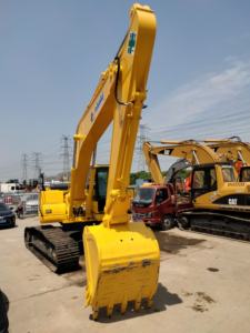 Pelleteuse d'occasion en bon état, très vendue au Japon Komatsu PC200 PC220-8 PC210 bon marché - Product Image 4