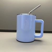 Mug Kopi Stainless Steel Terisolasi 12oz Kosong untuk Sublimasi dengan Gagang Persegi, Tutup Magnetik, Sedotan, Bebas BPA, Pesanan Grosir