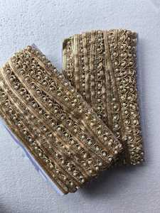 Bordure de luxe en dentelle de perles brodées dorées sur mesure pour saris et robes Touche riche et élégante - Product Image 2