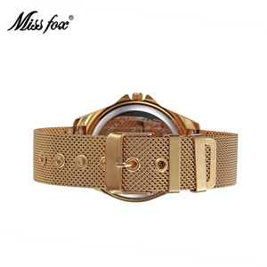 Montre pour femme en cuivre doré avec bande ronde et zircone sertie de diamants - Product Image 4