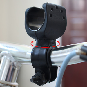 Clip de lampe torche rotatif à 360 degrés pour vélos de montagne, support de lumière en forme de U, support de guidon réglable en plastique - Product Image 1