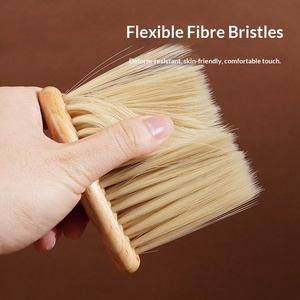 Brosse à barbe en bois <span class=keywords><strong>de</strong></span> hêtre durable <span class=keywords><strong>de</strong></span> haute <span class=keywords><strong>qualité</strong></span> avec poils doux, idéale pour l'entretien quotidien <span class=keywords><strong>de</strong></span> la barbe masculine - Product Image 4