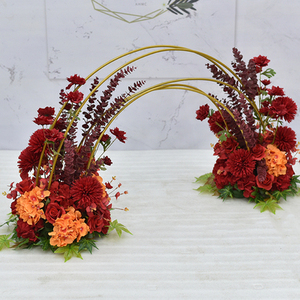 Autres fleurs <span class=keywords><strong>et</strong></span> plantes décoratives <span class=keywords><strong>la</strong></span> <span class=keywords><strong>belle</strong></span> <span class=keywords><strong>et</strong></span> <span class=keywords><strong>la</strong></span> bête Roses artificielles en soie Arche de mariage Toile de fond Décorations de scène - Product Image 3