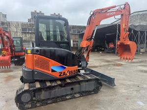 Mini-pelle hydraulique Hitachi ZX55 d'occasion capacité de 5 tonnes noyau y compris moteur boîte de vitesse pompe à engrenages portant PLC direct Japon - Product Image 4