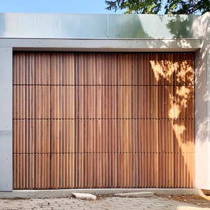 <span class=keywords><strong>Porte</strong></span> <span class=keywords><strong>de</strong></span> <span class=keywords><strong>garage</strong></span> <span class=keywords><strong>sectionnelle</strong></span> moderne en aluminium sur mesure, isolation thermique, commande électrique automatique à distance, antivol, silencieuse pour villa - Product Image 2