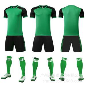 Fertige Fußballtrikot-Sets für Erwachsene und Kinder für das Fußballtraining. - Product Image 2