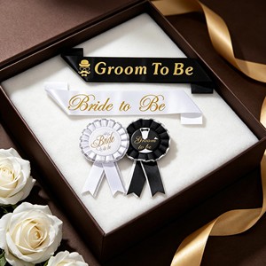 ชุดเข็มกลัดและสายสะพายสำหรับเจ้าบ่าว ประกอบด้วยสายสะพายผ้าซาตินพร้อมเข็มกลัดรูปตรา "Groom to Be" สำหรับงานปาร์ตี้ งานหมั้น และงานแต่งงาน - Product Image 2