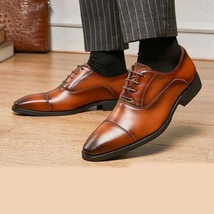 Zapatos de Cuero para Hombre, Estilo Oxford con Triple Junta, Formales, de Suela Suave, con Cordones y Punta en Pico - Product Image 3