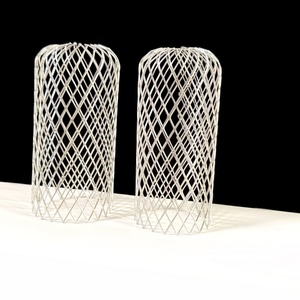 Protector de canalón ajustable de aluminio con malla metálica y <span class=keywords><strong>filtro</strong></span> de líquidos, resistente a la corrosión, diseño de orificios de diamante para tubo de bajada - Product Image 3