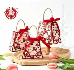 Boîtes et sacs à bonbons de mariage personnalisés en gros, écologiques, recyclables, style portable, en carton de 1 mm, pliables, vides, à tenir à la main - Product Image 1