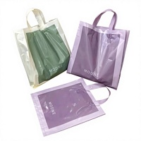 Sac en plastique LDPE réutilisable avec impression de logo personnalisée, poignée souple rose, recyclable pour les vêtements