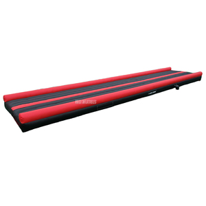 Tapis de gymnastique gonflable noir et rouge personnalisé en usine avec barrières latérales, tapis de gymnastique pour le sol, tapis de tumbling pour l'entraînement en salle de sport - Product Image 3