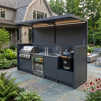 Îlot de cuisine BBQ extérieur personnalisable, durable et robuste en acier inoxydable 304, antirouille, avec volets roulants.