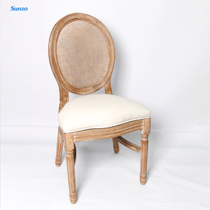 <span class=keywords><strong>Chaise</strong></span> <span class=keywords><strong>de</strong></span> banquet empilable <span class=keywords><strong>de</strong></span> style <span class=keywords><strong>Louis</strong></span> <span class=keywords><strong>XVI</strong></span> français, en bois massif avec dossier en rotin, pour événements et mariages, vente en gros à prix réduit - Product Image 2