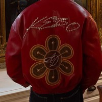 Blouson d'aviateur de baseball personnalisé avec broderie vintage et appliques de logo serti de diamants rouge cerise Redstone Vestes en cuir PU
