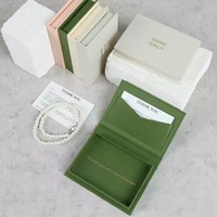 Boîte à bijoux magnétique personnalisée avec logo, pochette en microfibre, emballage cadeau de luxe pour collier, bracelet, bague, ensemble de bijoux