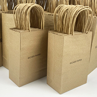 Sacs d'emballage blancs et bruns sur mesure, rouleaux géants en papier kraft avec votre propre logo