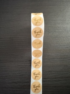 สติกเกอร์ติดบรรจุภัณฑ์อาหารแบบม้วน พิมพ์ลายตามสั่ง ฉลากกันน้ำ ลอกออกง่าย ผลิตจากกระดาษ PLA พร้อมกาวในตัว ปั๊มฟอยล์ทอง - Product Image 6