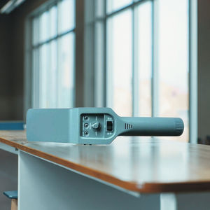 9V 고감도 휴대용 방사선 금속 탐지기 IP65 등급 20kHz 주파수 ABS 플라스틱 건설 산업 회로 - Product Image 1