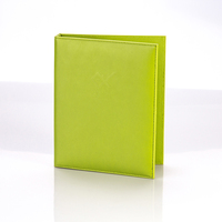 Porte-menu A4 en cuir PU vert avec logo personnalisé en relief, classeur à 3 anneaux pour service, guide et factures