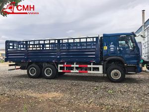Truk kargo ringan sinottruck Howo Truck baru 6*4 10 roda tangki kargo pagar truk tambang/obral kandang untuk Afrika buatan 2025 - Product Image 2