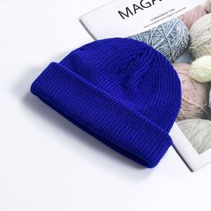 Casquette d'hiver unisexe personnalisée avec logo brodé, de haute qualité, tricotée, couleur unie, chaude, pour femme et homme, bonnet en acrylique uni, bonnet d'extérieur - Product Image 3