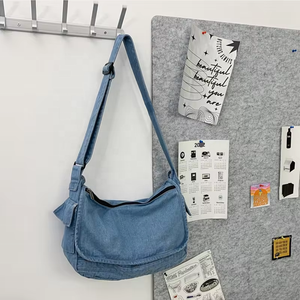 Version coréenne Niche Design <span class=keywords><strong>Sac</strong></span> à bandoulière pour <span class=keywords><strong>femme</strong></span> <span class=keywords><strong>Sac</strong></span> à bandoulière en denim à la mode pour étudiants pour les <span class=keywords><strong>cours</strong></span> d'hiver, d'automne et d'été - Product Image 2