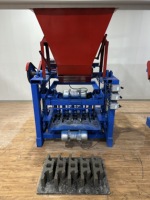Vente directe d'usine de machine à fabriquer des briques semi-automatique 4-35, 4,8 kW, cycle de 35 secondes, adaptée aux briques creuses/pleines.