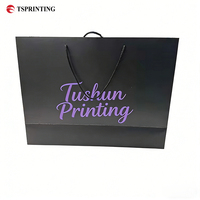 Sacs cadeaux de luxe personnalisés, sacs en papier avec logo UV, emballages pour achats, sacs souvenirs, fabrication sur mesure, impression, fabricant