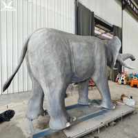 Grand modèle d'éléphant animatronique réaliste, animal de la jungle réaliste avec mouvements et sons vifs pour parc d'attractions et zoo