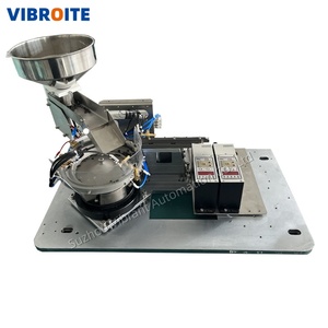 เครื่องป้อนอัตโนมัติแบบหมุนได้สำหรับชิ้นส่วนซิลิโคน พร้อมระบบสั่นสะเทือนและตัวควบคุม - Product Image 2